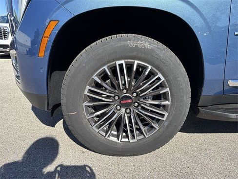 New 2026 GMC Yukon Elevation image 10