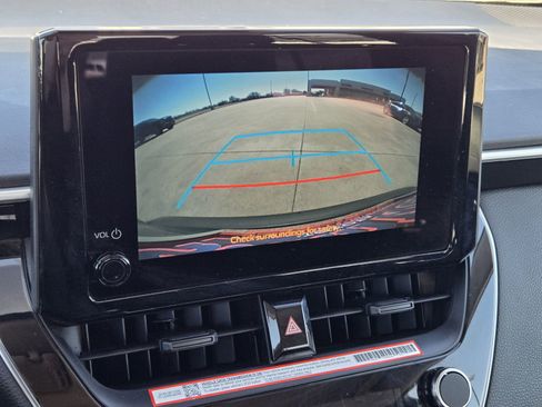 Used 2025 Toyota Corolla LE image 20