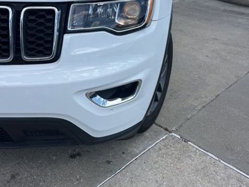 Used 2020 Jeep Grand Cherokee Laredo w/ Laredo X Package RWD image 11