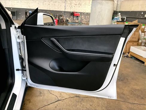 Used 2020 Tesla Model Y Long Range AWD/4WD image 27