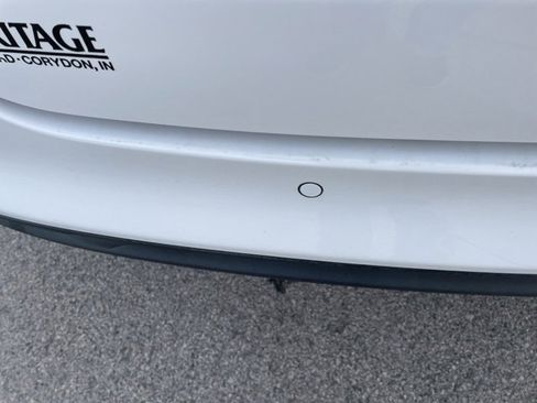 Used 2017 Ford Fusion SE w/ Fusion SE Technology Package image 10