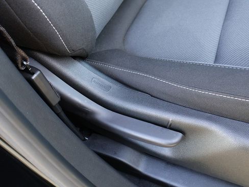 Used 2023 Chevrolet Blazer LT image 32