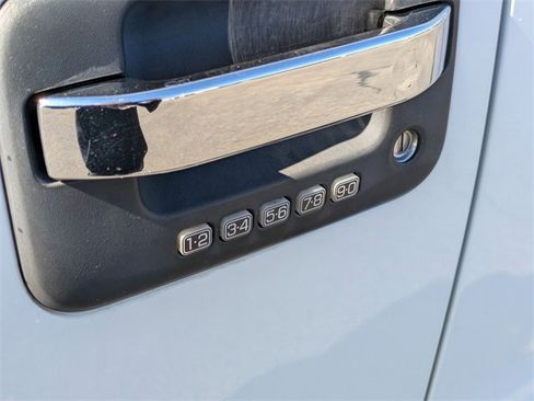 Used 2012 Ford F150 XLT w/ XLT Chrome Pkg image 38