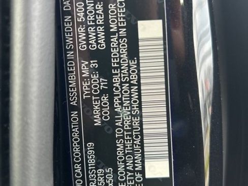 Used 2025 Volvo XC60 B5 Core image 27