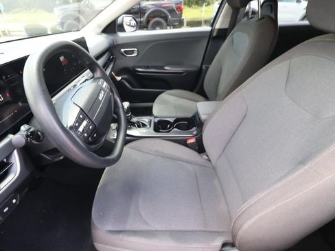 Used 2025 Kia K4 FWD image 2