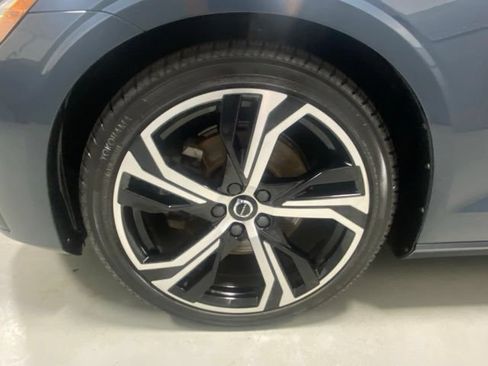 Used 2024 Volvo S60 B5 Core w/ Climate Package AWD/4WD image 5
