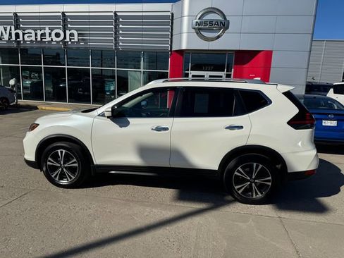 Used 2020 Nissan Rogue SV w/ Sun & Sound Touring Package image 8