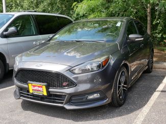 Used 2017 Ford Focus ST w/ Equipment Group 401A FWD video 2