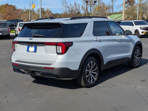 New 2026 Ford Explorer ST-Line image 9