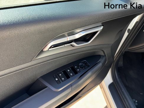 New 2026 Kia Sportage LX image 10