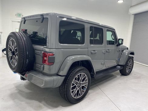 Used 2023 Jeep Wrangler Unlimited Sahara AWD/4WD image 8