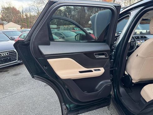 Used 2017 Jaguar F-PACE Premium image 35