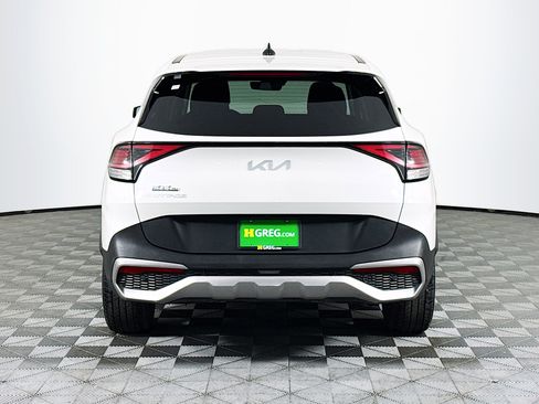 Used 2023 Kia Sportage LX image 8