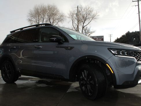 Used 2023 Kia Sorento SX Prestige image 10