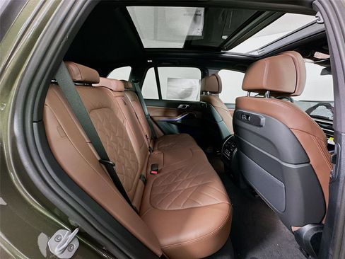 New 2026 BMW X5 xDrive40i w/ M Sport Package image 29