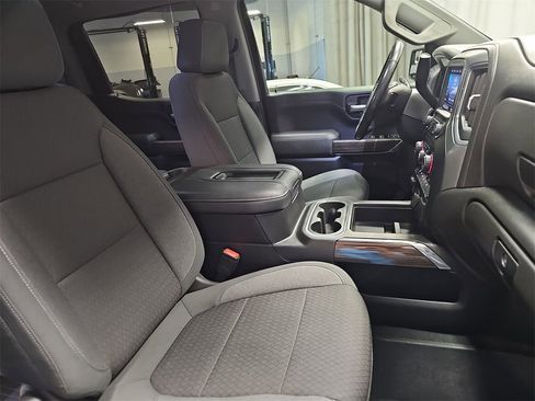 Used 2021 Chevrolet Silverado 1500 LT Trail Boss w/ Convenience Package II image 10