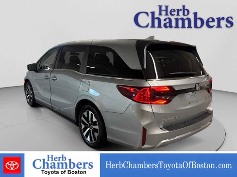 Used 2025 Honda Odyssey EX-L image 3