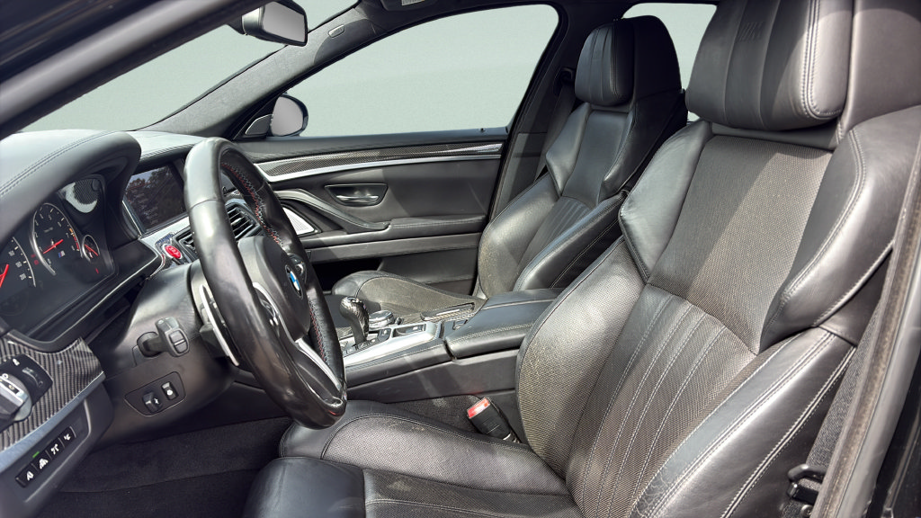 Used 2016 BMW M5 RWD image 9