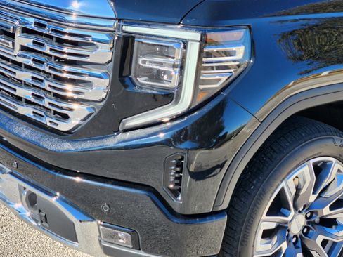 Certified 2023 GMC Sierra 1500 Denali w/ Denali Reserve Package image 9