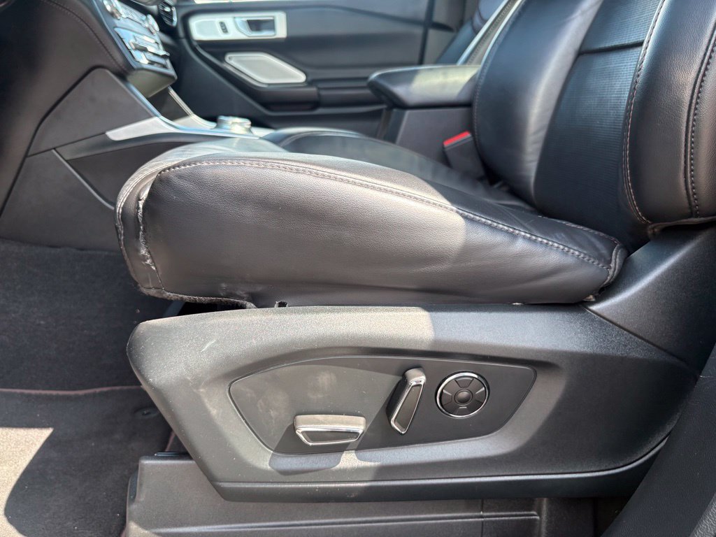 Used 2020 Ford Explorer Platinum w/ Premium Technology Package AWD/4WD image 10