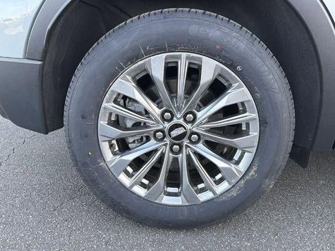 Used 2025 Cadillac XT4 Premium Luxury FWD image 17