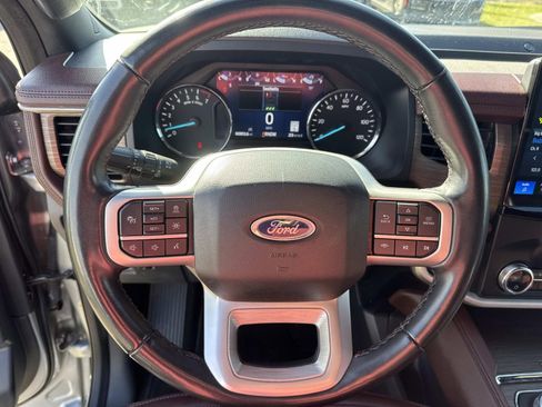 Used 2024 Ford Expedition Limited image 24