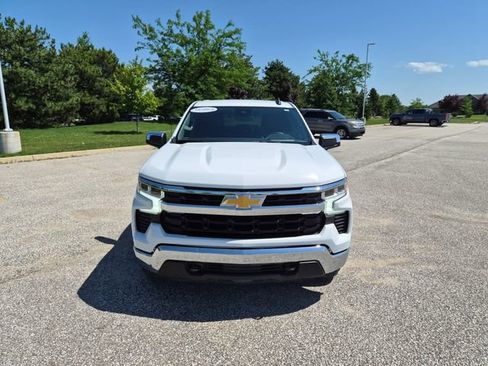 Used 2024 Chevrolet Silverado 1500 LT AWD/4WD image 2