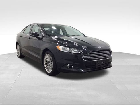 Used 2016 Ford Fusion SE w/ Equipment Group 202A image 5