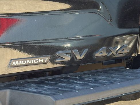 Used 2018 Nissan Titan SV w/ SV Convenience Package image 10