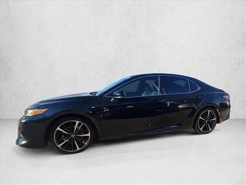 Used 2018 Toyota Camry XSE image 8