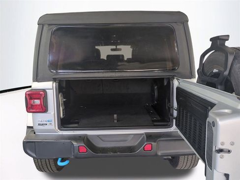 Used 2022 Jeep Wrangler Unlimited Sahara 4xe image 14