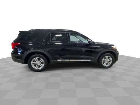 Used 2023 Ford Explorer XLT w/ Equipment Group 202A image 3