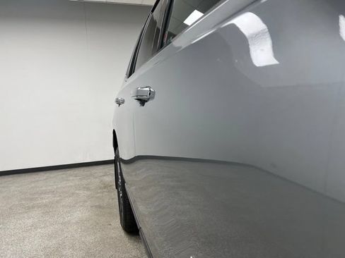 Used 2024 GMC Yukon Denali Ultimate AWD/4WD image 13