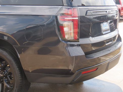Used 2024 Chevrolet Suburban Z71 w/ Luxury Package AWD/4WD image 16