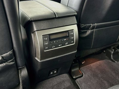 Used 2022 Lexus GX 460 Luxury w/ Off Road Package AWD/4WD image 26