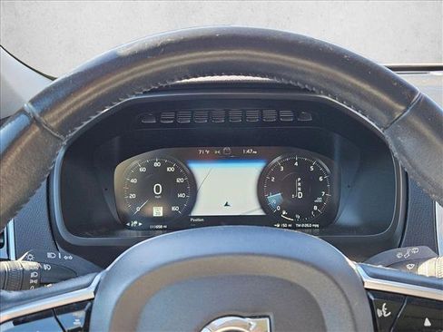 Used 2017 Volvo XC90 T6 Momentum w/ Vision Package image 18