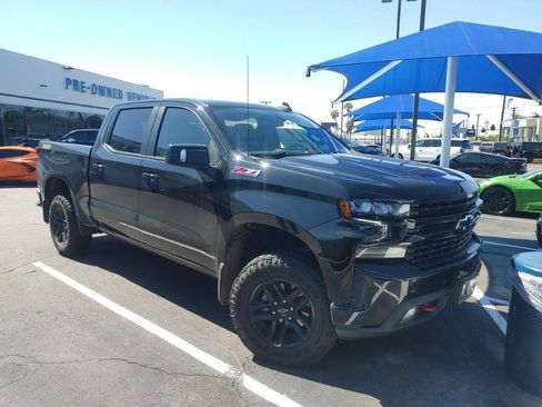 Used 2021 Chevrolet Silverado 1500 LT Trail Boss w/ Convenience Package II image 2
