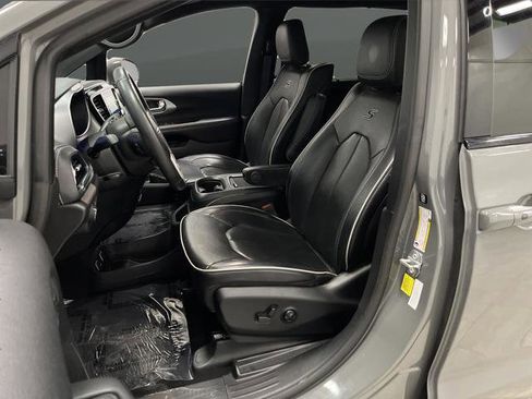 Used 2020 Chrysler Pacifica Limited w/ Advanced Safetytec Group image 4