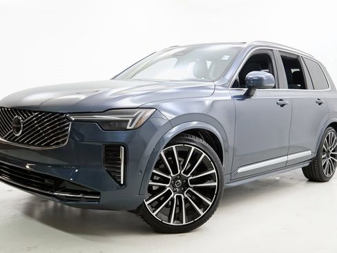 Certified 2025 Volvo XC90 B6 Ultra image 2