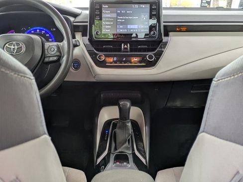 Used 2021 Toyota Corolla LE image 16