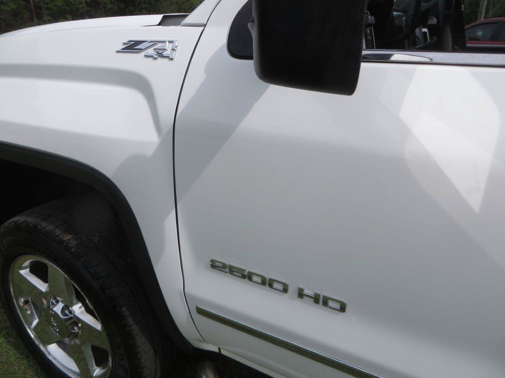 Used 2015 GMC Sierra 2500 SLT w/ Suspension Package, Off-Road AWD/4WD image 12