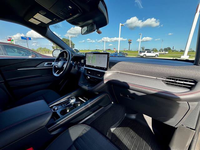 Used 2025 Ford Explorer ST-Line w/ Premium Package RWD image 13