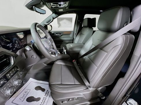 New 2026 GMC Yukon XL Denali w/ Denali Reserve Package image 16