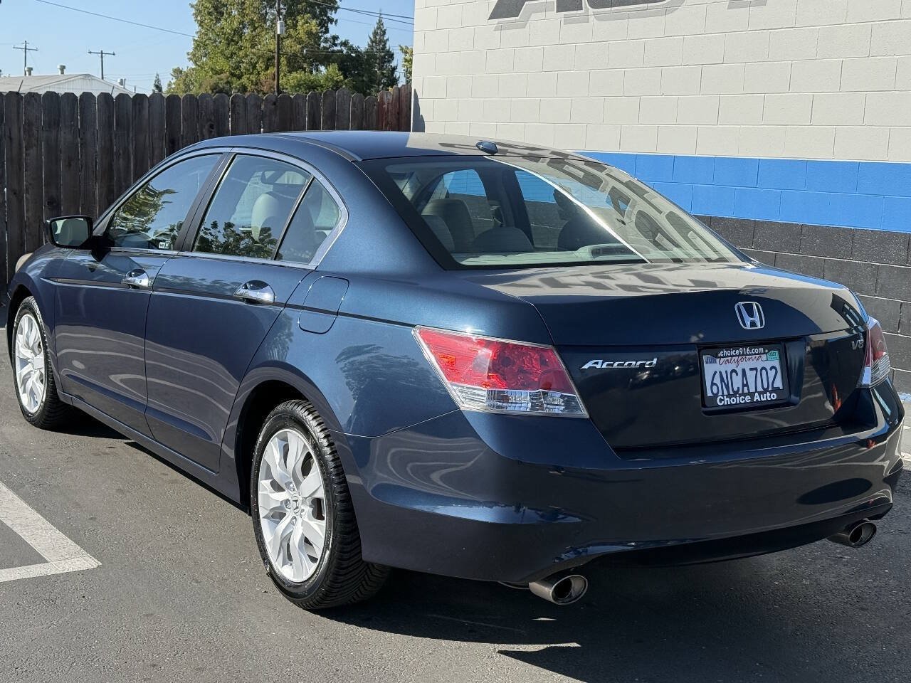 Used 2010 Honda Accord EX-L image 4