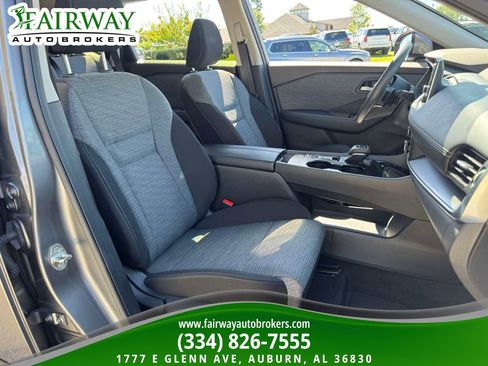 Used 2023 Nissan Rogue SV FWD image 12