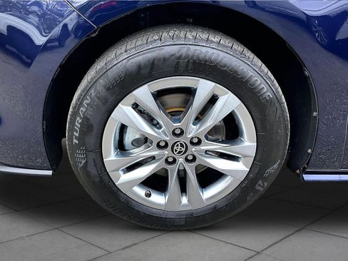 Certified 2024 Toyota Sienna XLE w/ XLE Plus Package AWD/4WD image 11