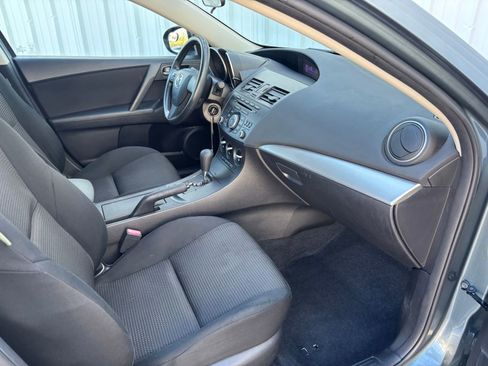 Used 2013 MAZDA MAZDA3 i SV image 34