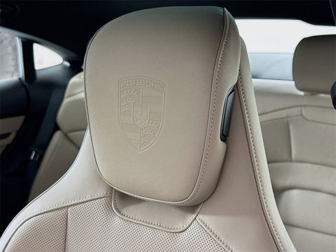 Used 2022 Porsche Taycan image 14