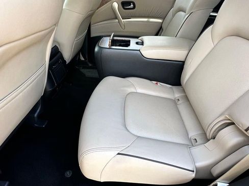 Used 2024 Nissan Armada SL w/ Captain's Chairs Package RWD image 7