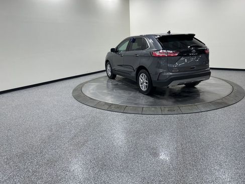 Certified 2024 Ford Edge SEL w/ Convenience Package image 9